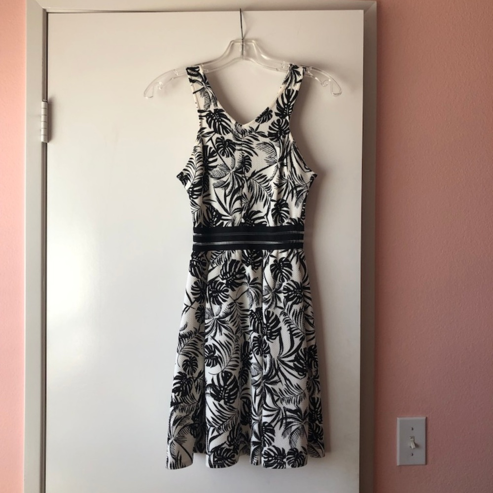 AQUA - black & white tropical dress (Size XS)